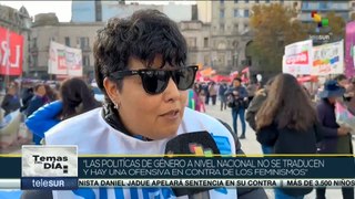 ¡Marcha multitudinaria! Mujeres protestan contra políticas de Javier Milei en Argentina