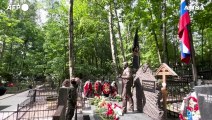 San Pietroburgo, una statua di Prigozhin nel cimitero in cui e' sepolto