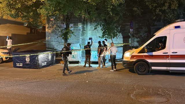 Gaziantep'te vahşet: Çöp konteynerinde boğazından bıçaklanmış kadın cesedi bulundu