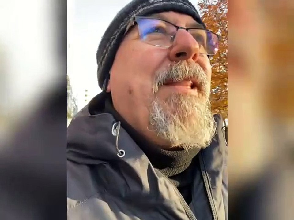 La falta de respeto hacia un sacerdote - Padre Juan Molina