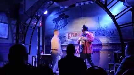 Un vallisoletano agrede al cómico Jaime Caravaca en pleno monólogo