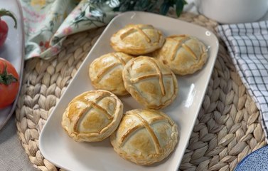 Mini empanadas de atún