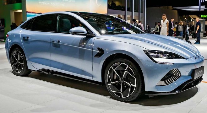 Así es el coche híbrido enchufable de menos de 13.000 euros que recorre 2.500 kilómetros sin necesidad de repostar ni recargar