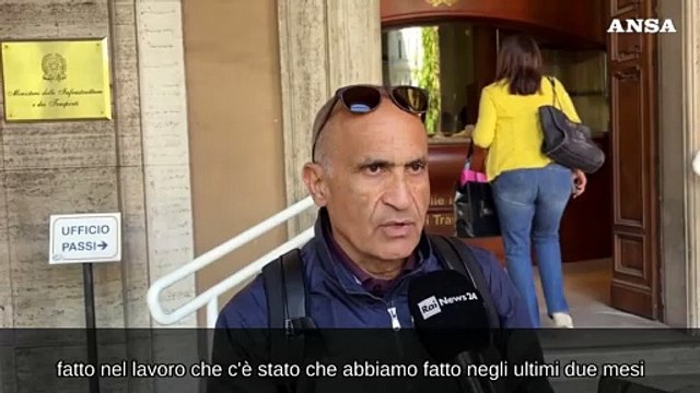 Taxi, l'incontro al ministero per evitare lo sciopero: Chiediamo rispetto delle regole