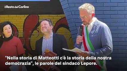 Il volto di Matteotti sulla facciata del liceo Copernico, il video dell'inaugurazione