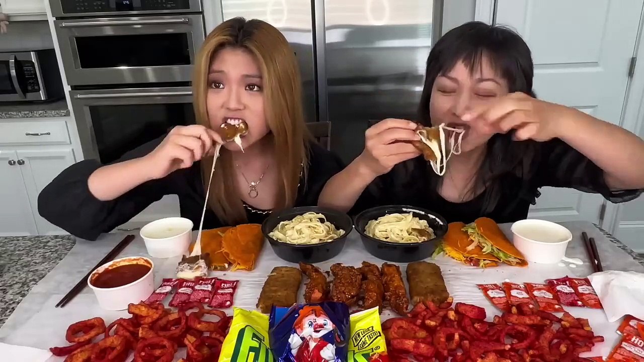 RACE! OUR FAVORITE FOODS (Taco Bell, fried cheese, SPICY chicken, creamy alfredo) & FOODIE FARE