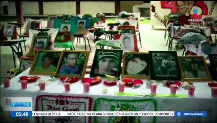 Descargar video: López Obrador recibe a los padres de los 43 normalistas de Ayotzinapa