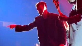 Justin Timberlake stops show after spotting fan in need of assistance
