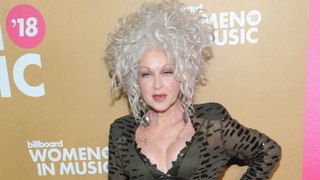 Cyndi Lauper avrebbe voluto essere amica di Madonna invece che sua rivale