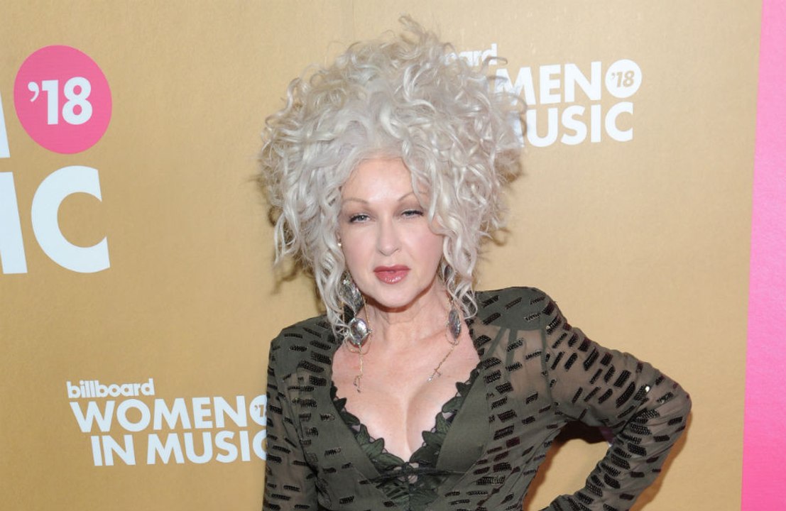 Cyndi Lauper avrebbe voluto essere amica di Madonna invece che sua rivale