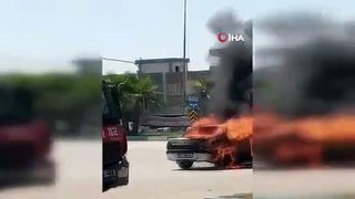 Adana alev alev yanıyor: Sıcak hava otomobili yaktı