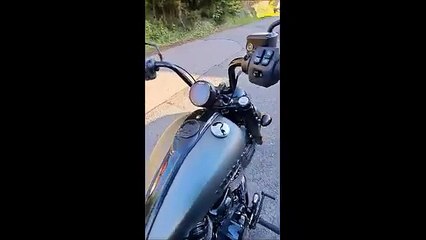 V Performance auf meiner Indian Chief Bobber Dark Horse...