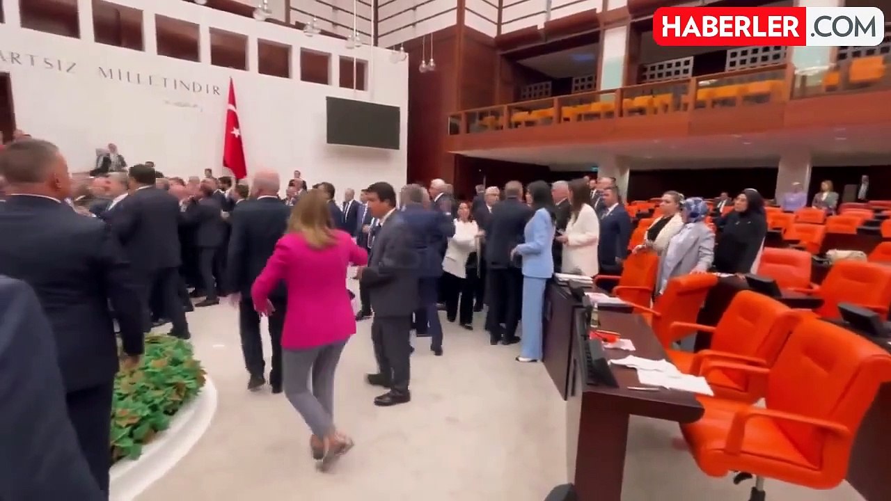 Meclis'te kayyum protestosu! AK Parti ve DEM'li milletvekilleri yumruk yumruğa kavga etti