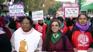Argentina, marcia per protestare contro la violenza di genere