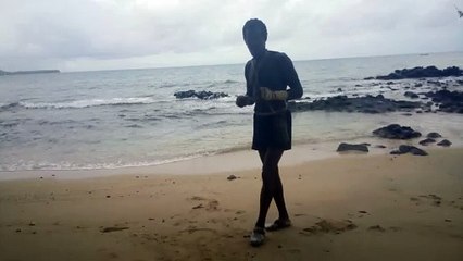 Kathaija boxing prod. Séance 5. Monter le genoux.