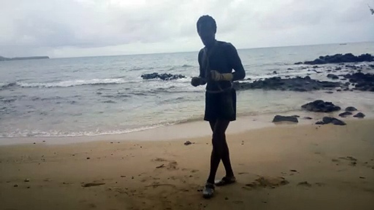 Kathaija boxing prod. Séance 5. Monter le genoux.