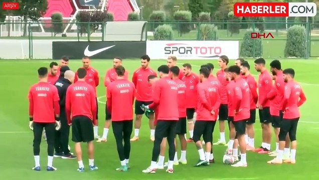 Sahayı sedyeyle terk etti! A Milli Takım'da sakatlık şoku