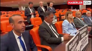 DEM Parti Milletvekilleri Hakkari Belediyesi'ne Kayyum Atanmasını Protesto Ediyor