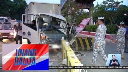 Closed van, sumalpok sa concrete barriers; driver, aminadong nakatulog habang nagmamaneho | Unang Balita