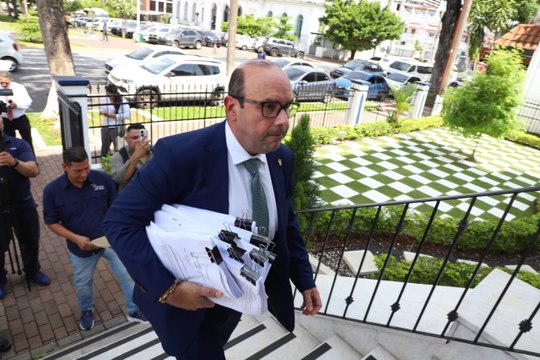 Defensor Leblanc interpone una denuncia penal por presuntos delitos sexuales contra migrantes