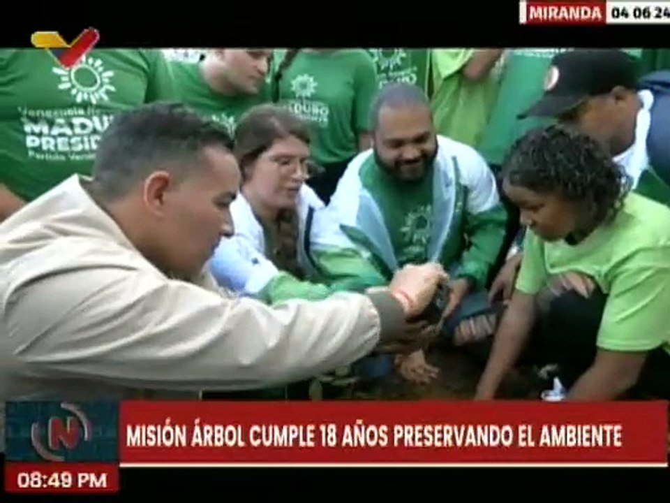 Caracas | Jóvenes estudiantes celebran el 18° aniversario de la Misión Árbol