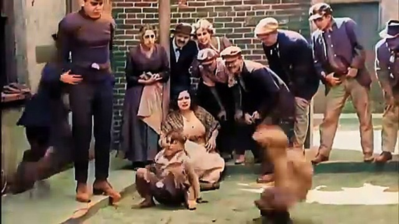 1921 - Charlie Chaplin _The Kid_  Episode in colors. 4K 60fps
