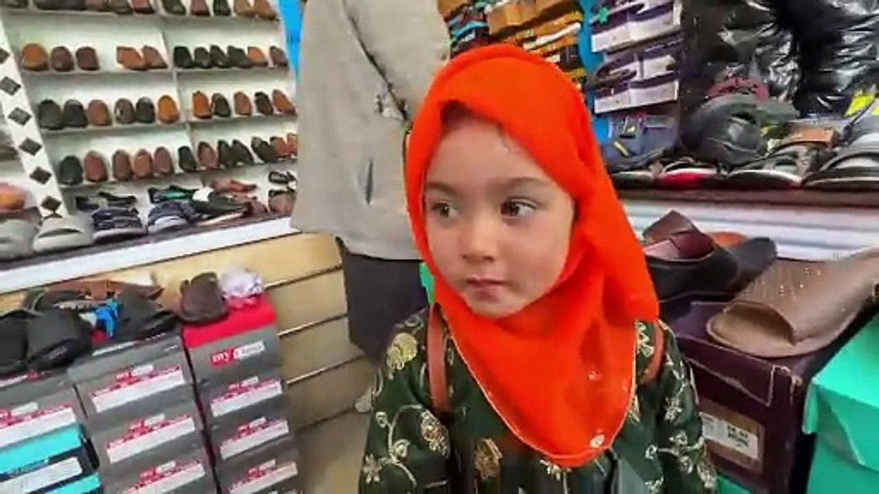 Eid Shopping in My Village  - Zindagi Main Pehli Baar Etni Shopping Ki