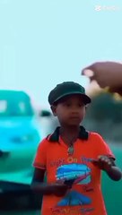 Paigam deta ho bacha