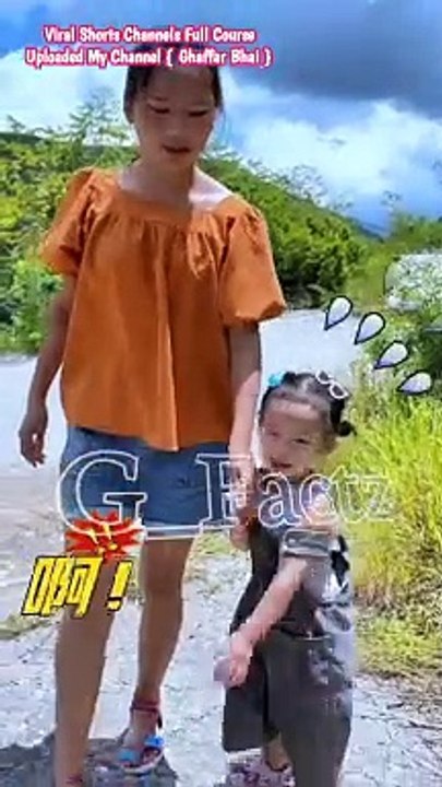 कुत्ते ने बच्ची को डराया  Kutte Ne Bacchi ko dara Diya #viral #shorts (3840p_60fps_VP9-160kbit_Opus)
