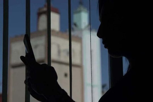 بعد حمزة مون بيبي .. حساب يشهر بالفنانين المغاربة