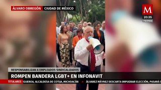 Sindicalistas de Infonavit destruyen bandera del orgullo LGBT+ en el edificio institucional