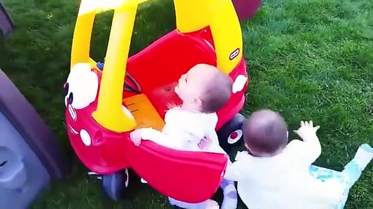 Funny Twin And Triplet Will Make You Laugh __ 5-Minute Fails (1)