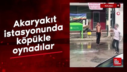 Çocuklar akaryakıt istasyonundaki köpükle böyle oynadı