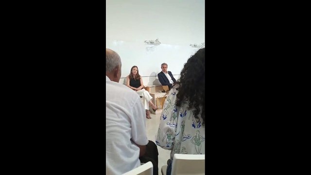 La saharaui que se encaró con Zapatero por su apoyo a Marruecos: Tiene una posición indigna y de doble rasero