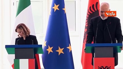 Edi Rama sarcastico: "Felice che giornalisti siano qui sani e salvi, cuore della malavita albanese"