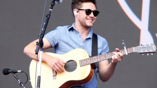 Niall Horan surprised fans at his Nashville concert by duetting with Noah Kahan