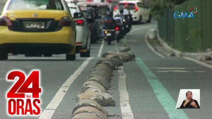Nasira at nawala sa puwestong mga concrete block sa bike lane ng East Ave., QC, inireklamo dahil delikado | 24 Oras