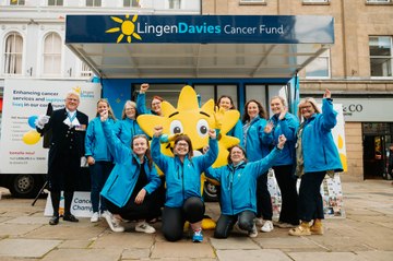 Lingen Davies celebrates 45th birthday