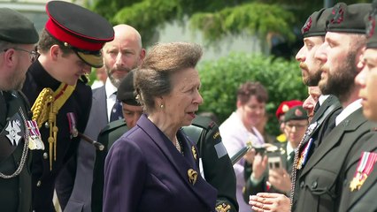 Princess Anne unveils rifleman statue on D-Day anniversary