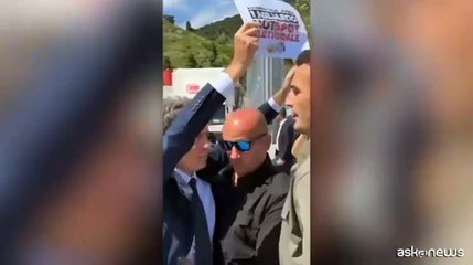 Segretario di +Europa Magi strattonato dalle guardie in Albania