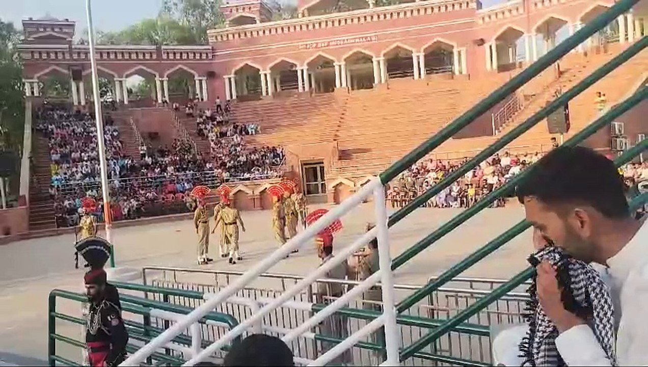 Pakistan Rangers Vs Indian Border Security Forces Parade At Ganda Singh Border