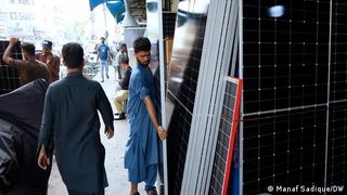 What's behind Pakistan's solar energy boom?