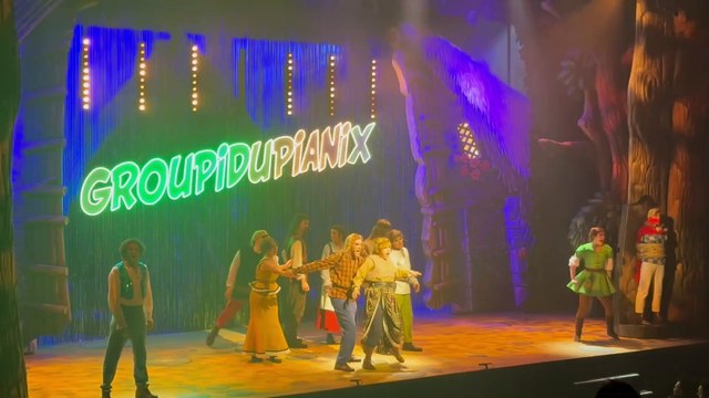Extrait de la comédie musicale C'est du délire du Parc Astérix / Mon avis sur le nouveau spectacle
