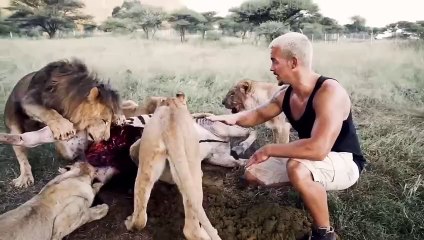 Part of the Lion Pride - Dean Schneider living with lions -! World Wide Fun