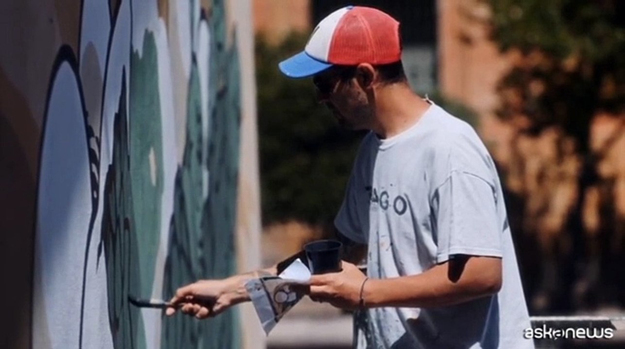 A Ostia il murale "Nido" per celebrare le tartarughe marine