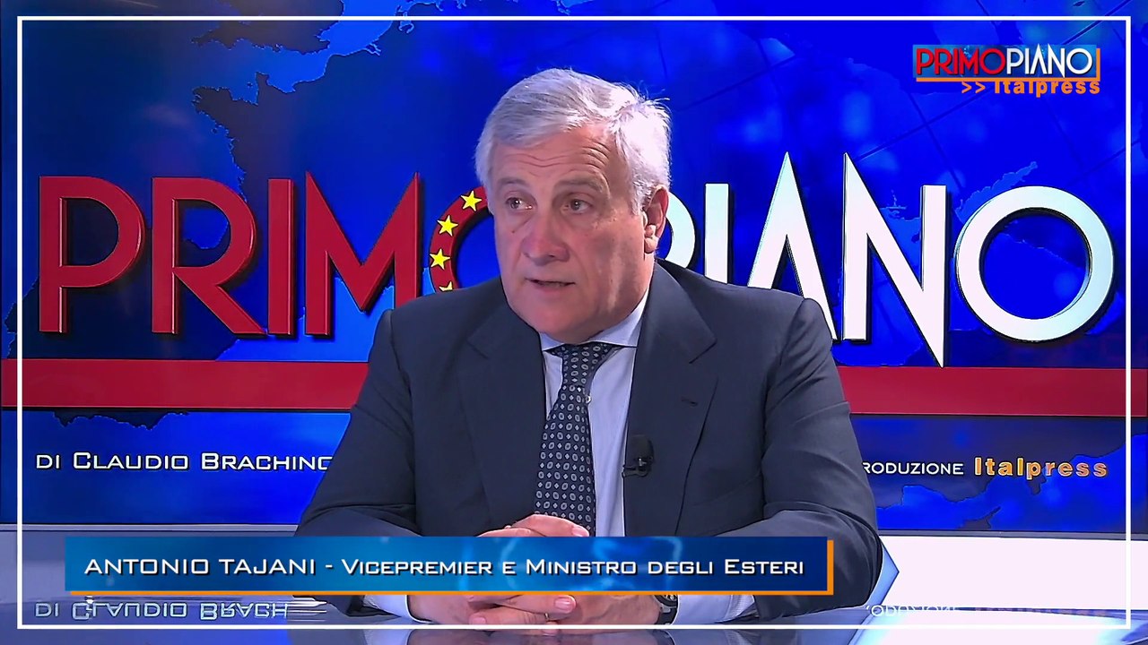 Tajani "Costruire maggioranza di centrodestra in Ue, mai con Le Pen"