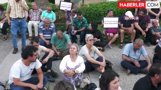 İzmir'de Hakkari Belediye Başkanının görevden alınması protesto edildi