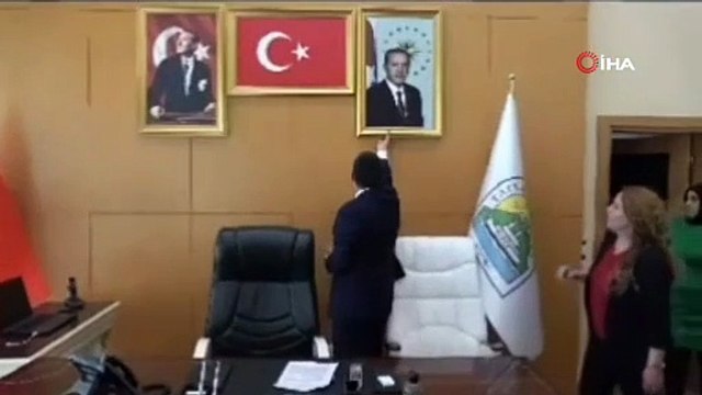 DEM'li Belediye Başkanı Cumhurbaşkanı Erdoğan'ın fotoğrafını indirmişti! Tepki çeken görüntüler ortaya çıktı