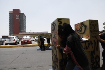 Estudiantes de CCH Naucalpan bloquean Insurgentes; demandan diálogo