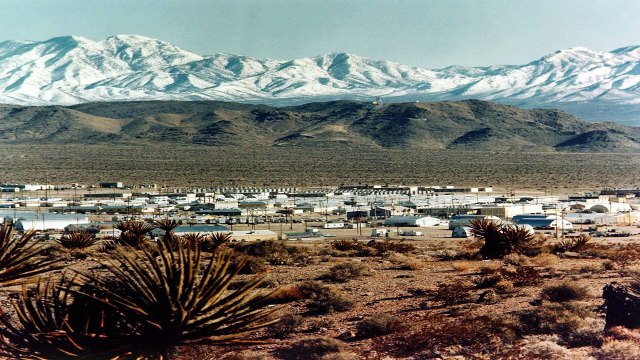 AREA 51 Something disturbing is about to emerge from the Nevada desert. (Eng)